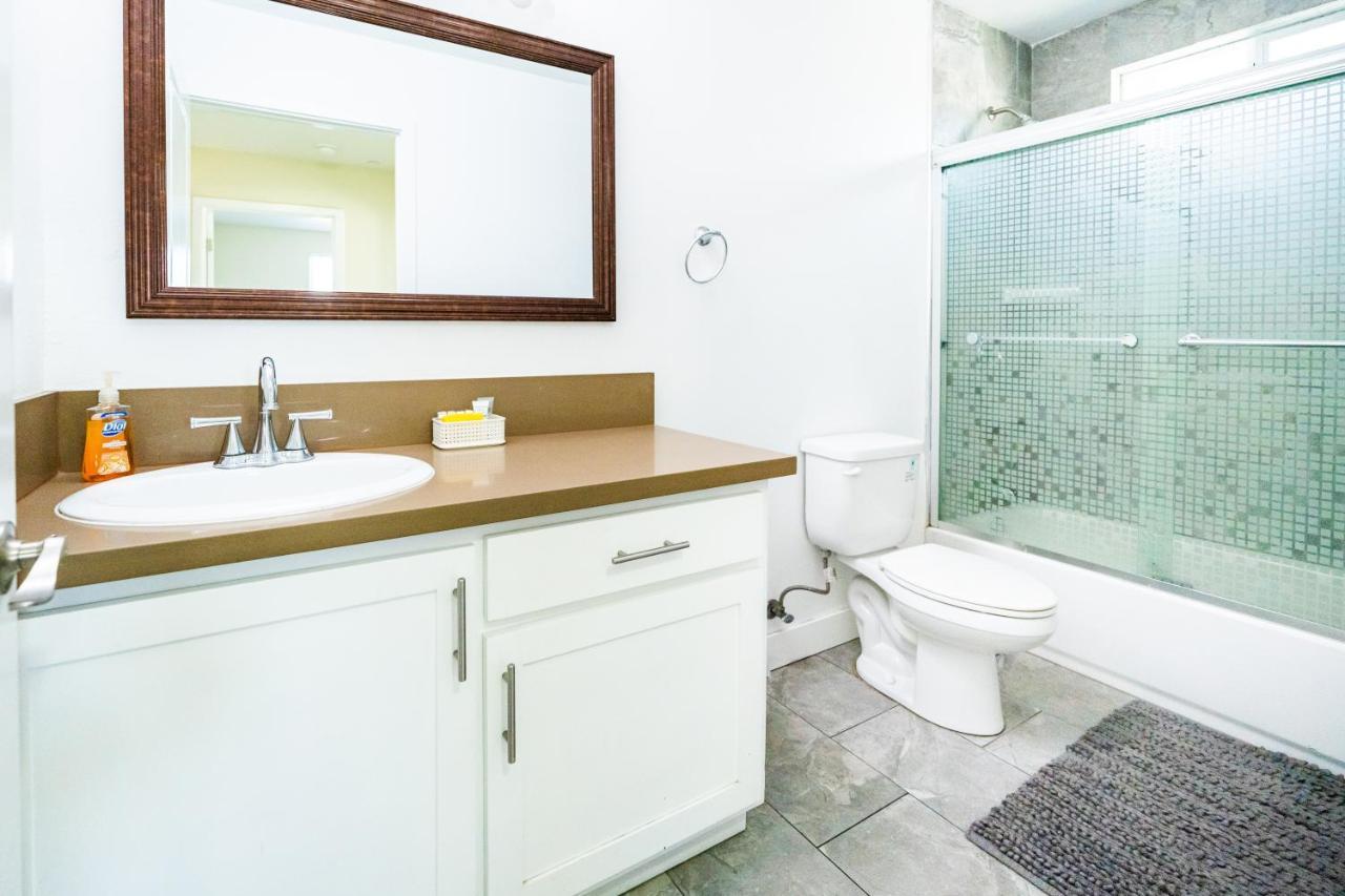 Spacious 5 Bedroom 3 Bath Modern Home By Downtown La With Parking Лос-Анджелес Экстерьер фото
